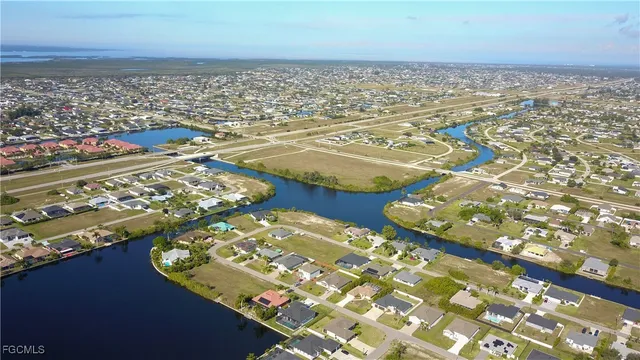 $180,000 | 2905 Southwest 2nd Terrace, Cape Coral, FL 33991