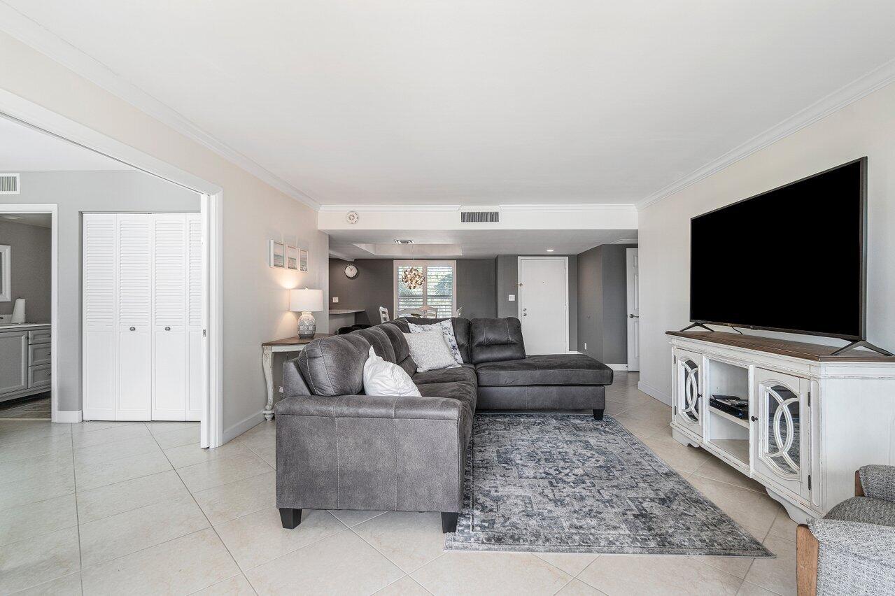 1 Harbourside Drive, Unit 4305 Delray Beach, FL 33483 - Photo 11 of 38 010-1HarboursideDrive-DelrayBeach-FL-334