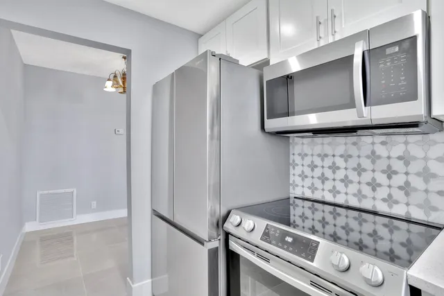 a view of utility room