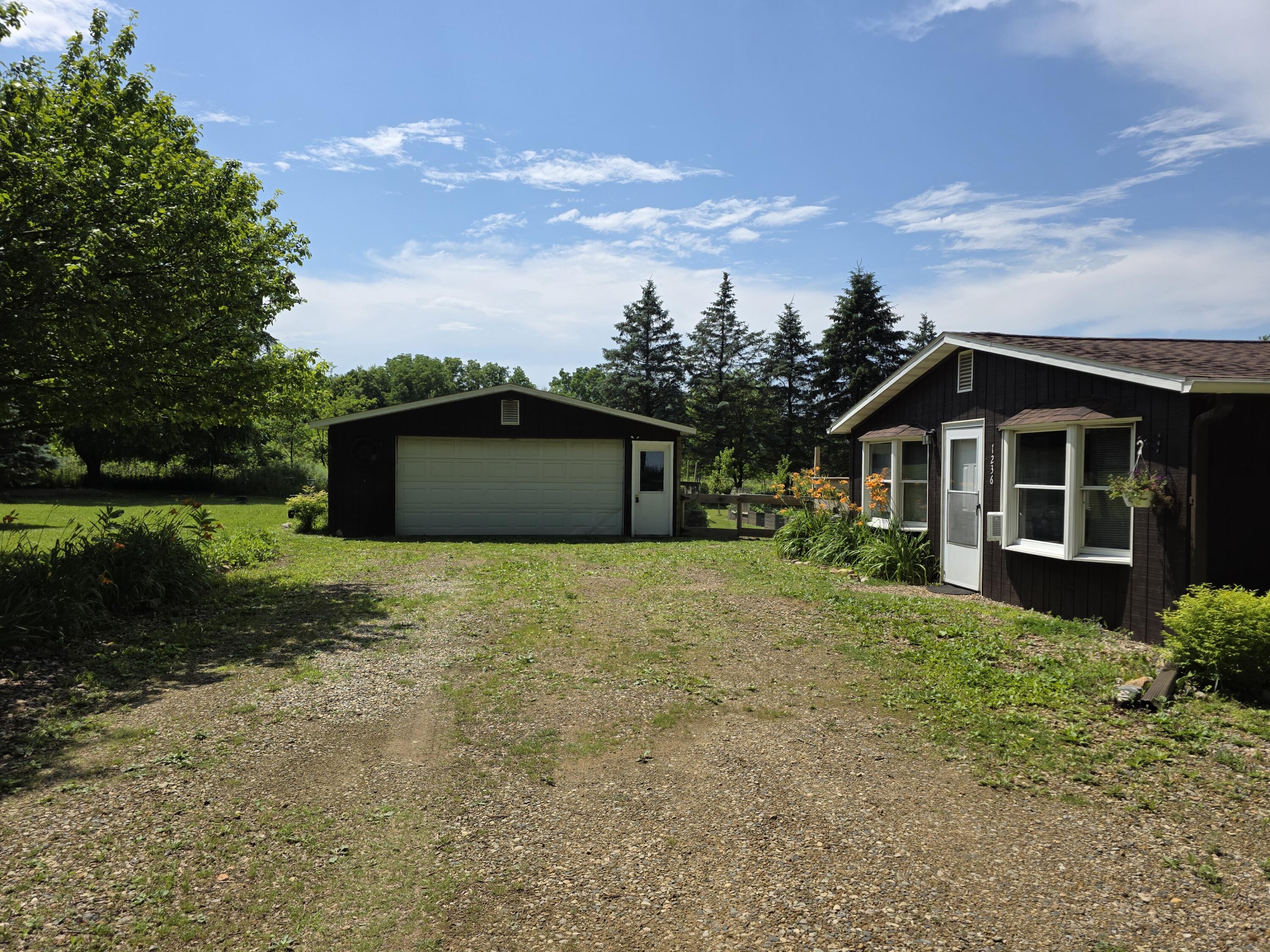 1236 Klink Road Tekonsha, MI 49092 - Photo 21 of 30 20250626_152721