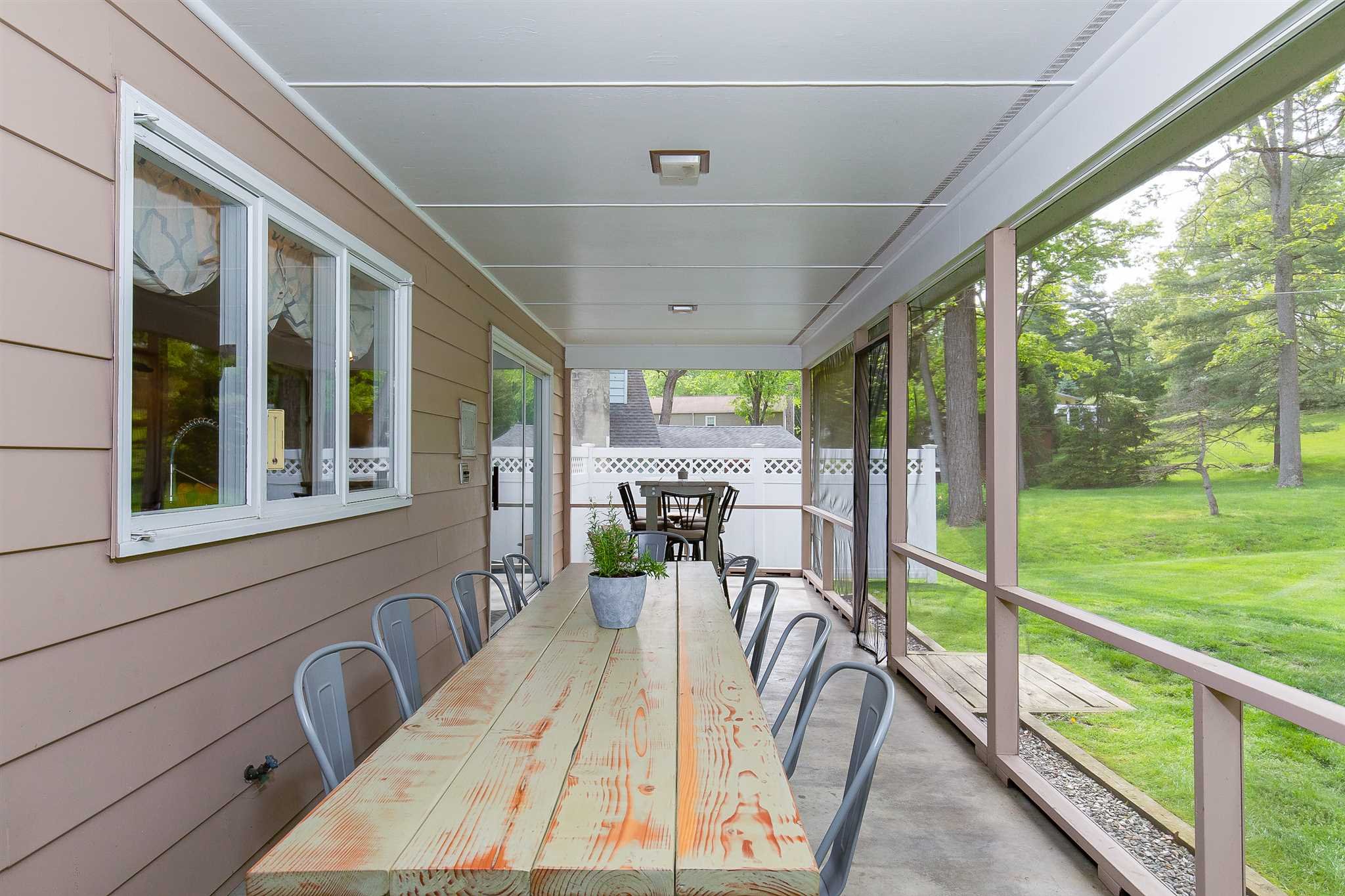 19 Carriage Hill Lane, Poughkeepsie, NY 12603 Compass