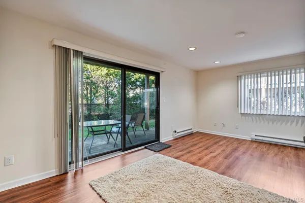 $364,900 | 1 Anchorage Way, Unit 1401, Freeport, NY 11520