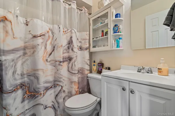 $364,900 | 1 Anchorage Way, Unit 1401, Freeport, NY 11520