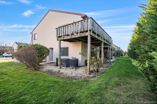 $364,900 | 1 Anchorage Way, Unit 1401, Freeport, NY 11520