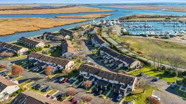 $389,900 | 1 Anchorage Way, Unit 1401, Freeport, NY 11520