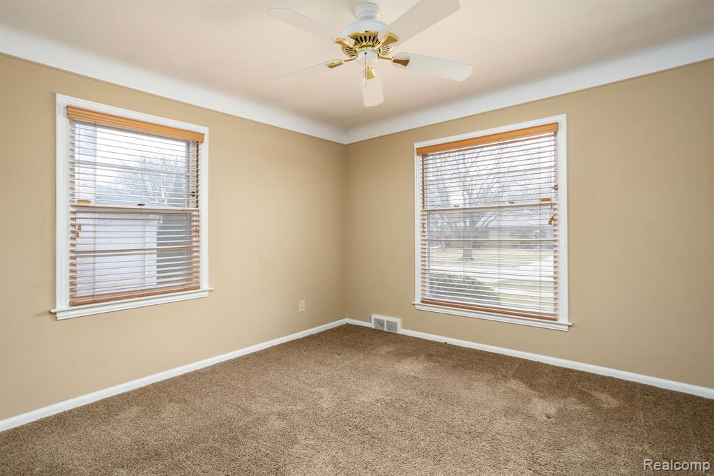 341 Ridgemont Road Grosse Pointe Farms, MI 48236 - Photo 13 of 38