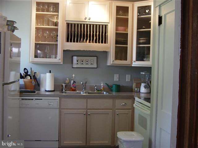 121 East Columbia Road Enola, PA 17025 - Photo 8 of 16 Gallery Image 8