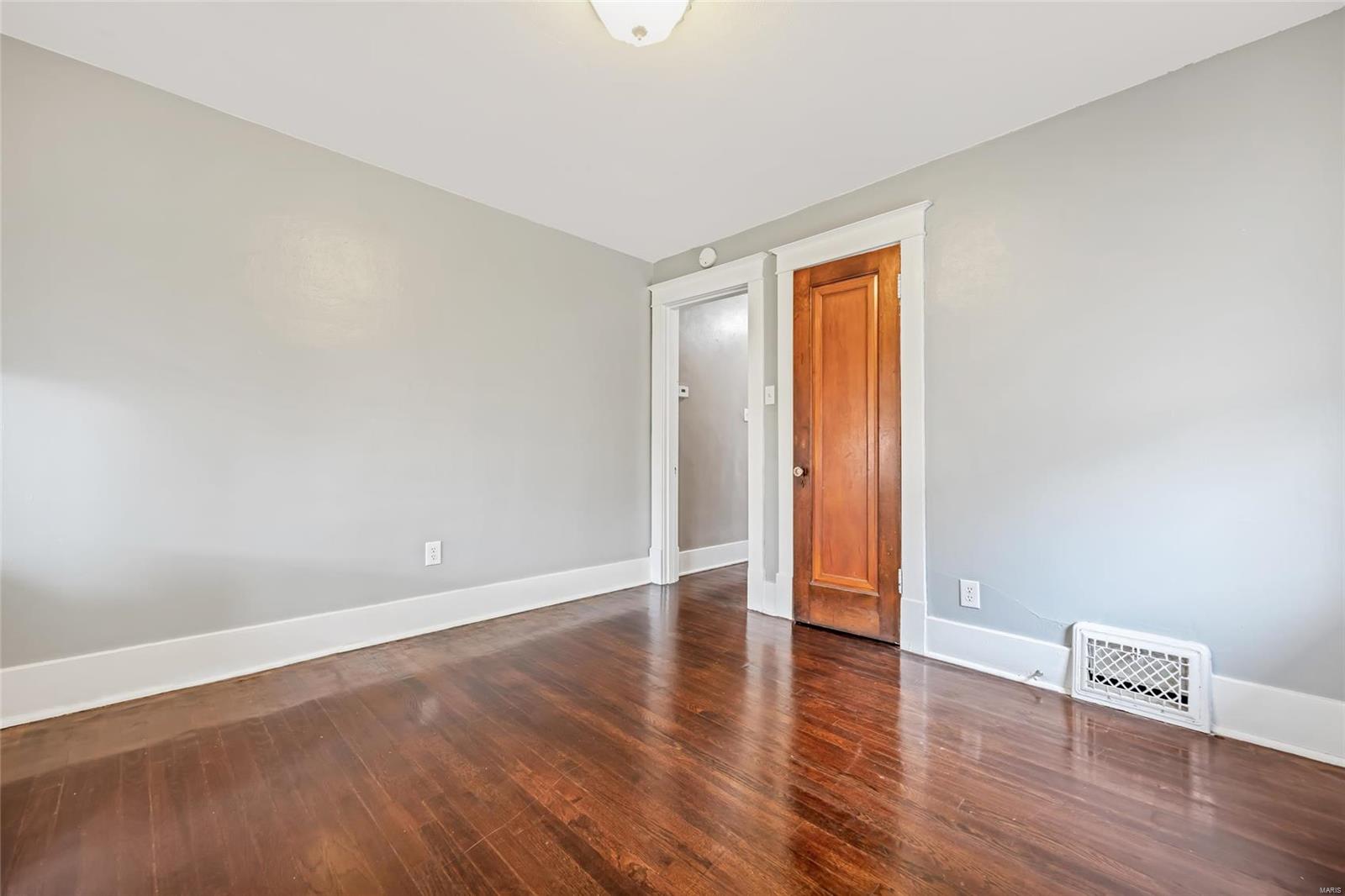 2436 Brown Road St. Louis, MO 63114 - Photo 19 of 26 Gallery Image 19