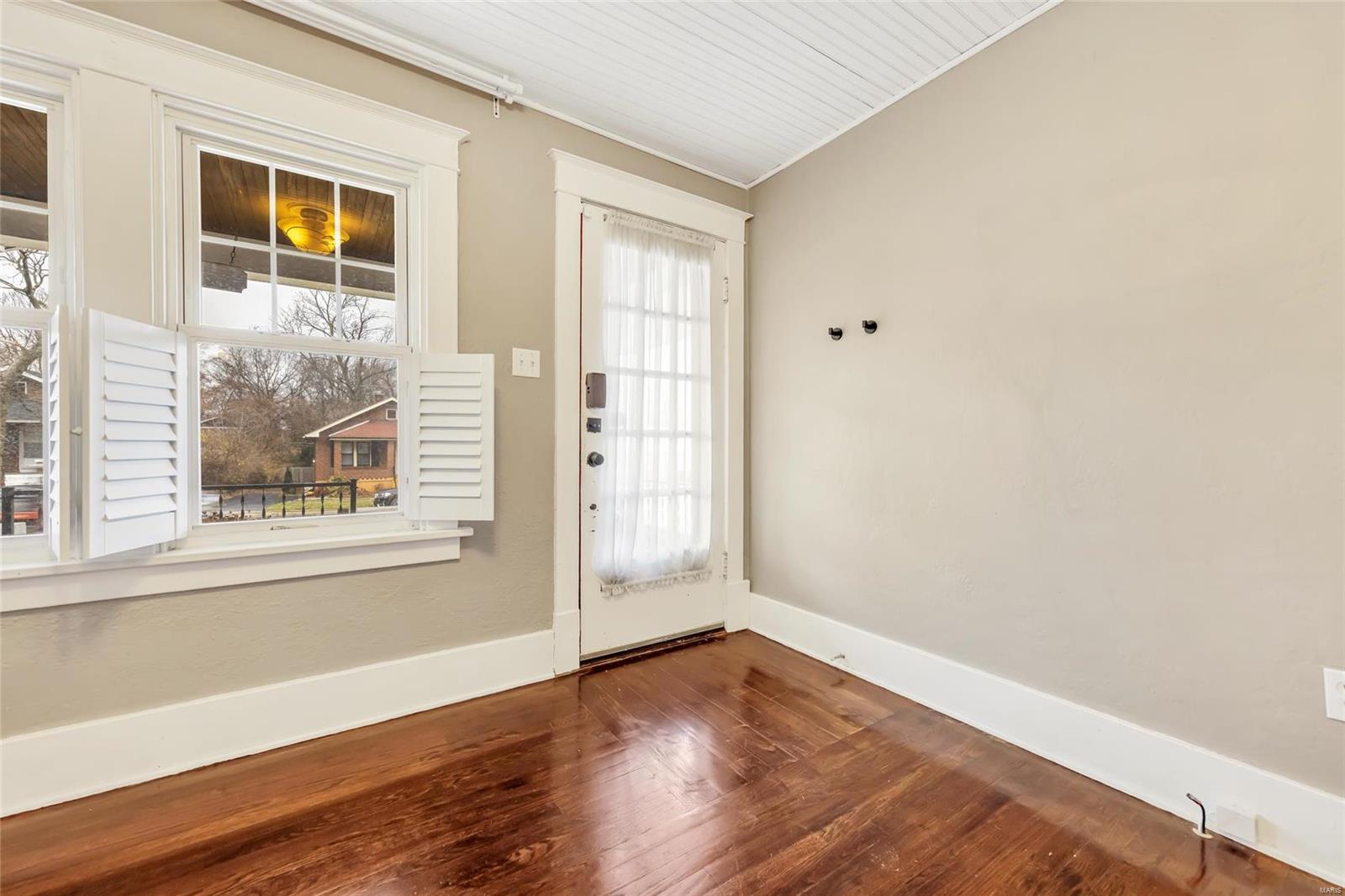 2436 Brown Road St. Louis, MO 63114 - Photo 3 of 26 Gallery Image 3