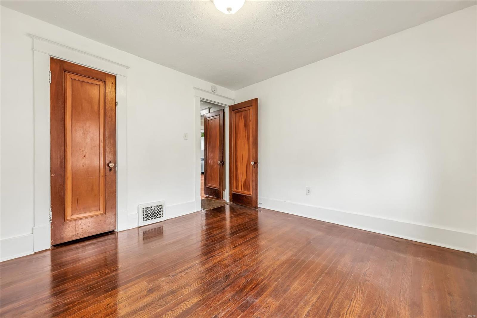 2436 Brown Road St. Louis, MO 63114 - Photo 21 of 26 Gallery Image 21