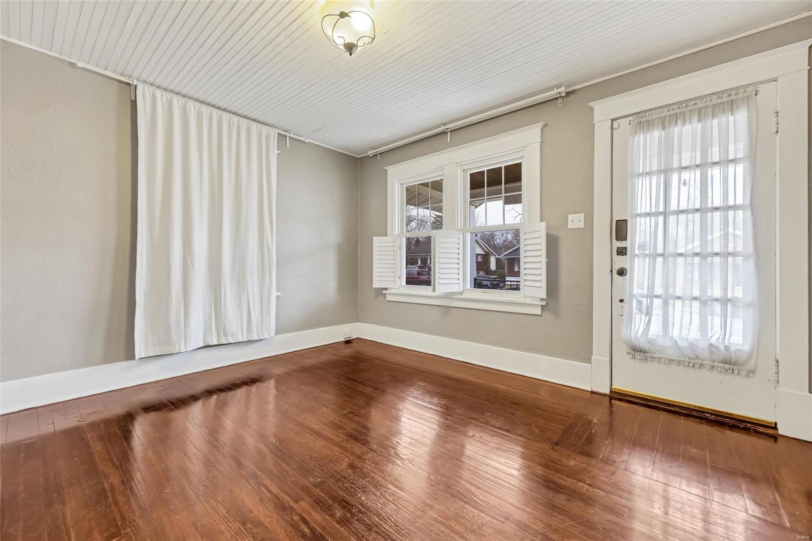 2436 Brown Road St. Louis, MO 63114 - Photo 7 of 26 Gallery Image 7