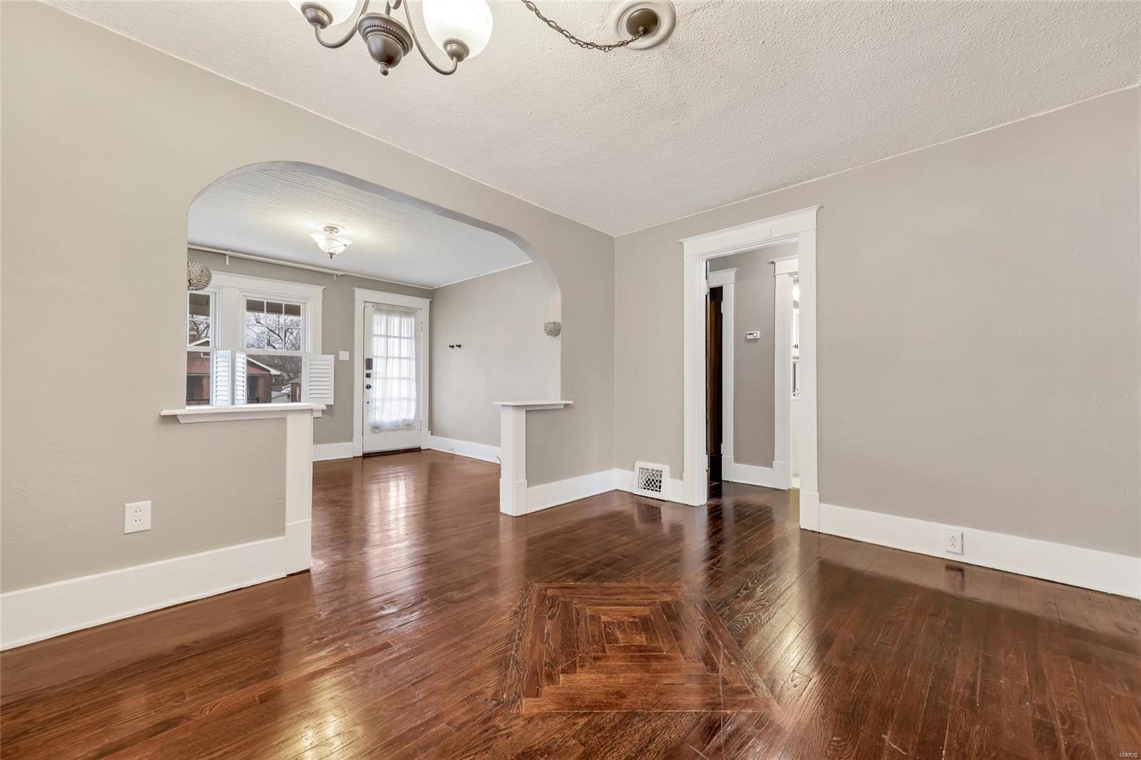 2436 Brown Road St. Louis, MO 63114 - Photo 10 of 26 Gallery Image 10