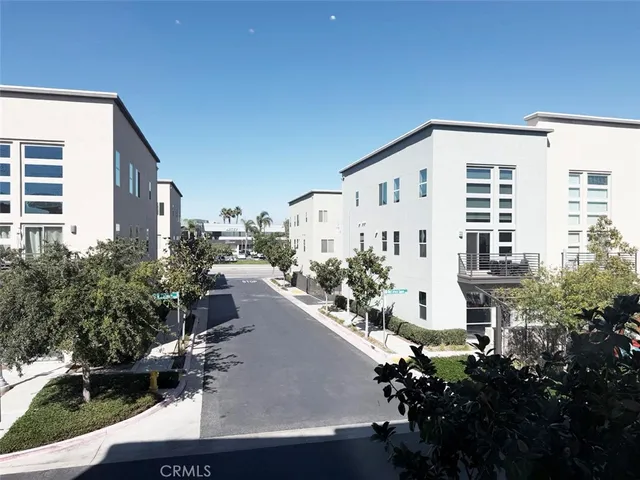 $4,600 | 1508 West Artesia Square, Gardena, CA 90248