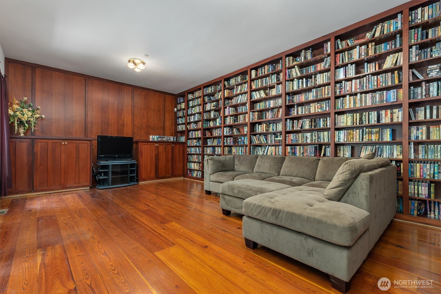 14405 Southwest Pohl Road Vashon, WA 98070 - Photo 16 of 40 Gallery Image 16