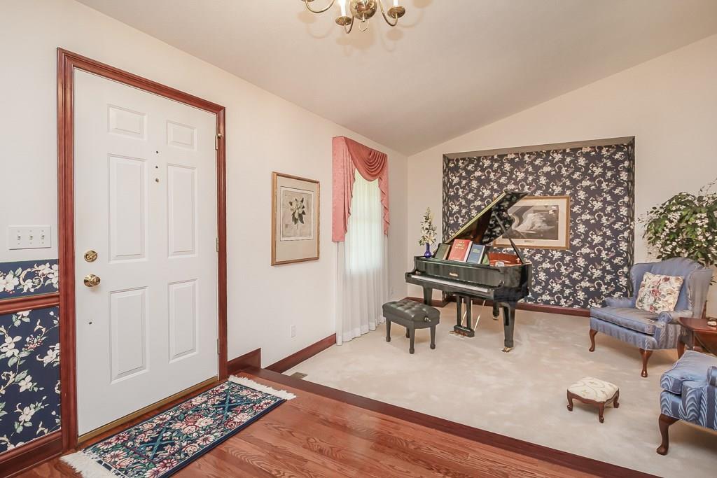 1310 Kingsgate Road Springfield, OH 45503 - Photo 13 of 65
