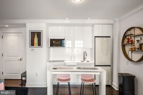 $300,000 | 1701 Locust Street, Unit 1607, Philadelphia, PA 19103