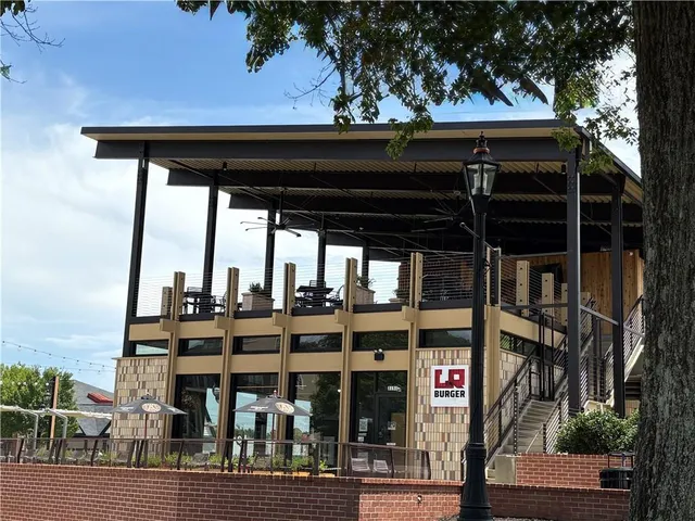 $600,000 | 3598 Parkridge Lane, Duluth, GA 30096