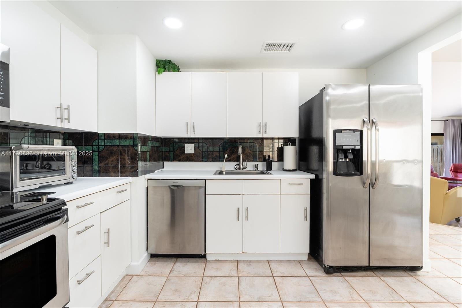 3620 East Forge Road, Unit 16 Davie, FL 33328 - Photo 11 of 38 Gallery Image 11