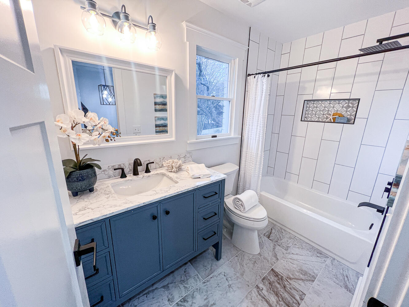 715 Milldenhall Road Mount Pleasant, SC 29464 - Photo 33 of 43 Hall Bathroom