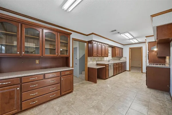 $465,000 | 924 Ridgecrest Circle, Denton, TX 76205