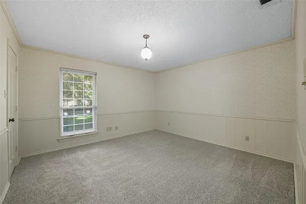 $465,000 | 924 Ridgecrest Circle, Denton, TX 76205