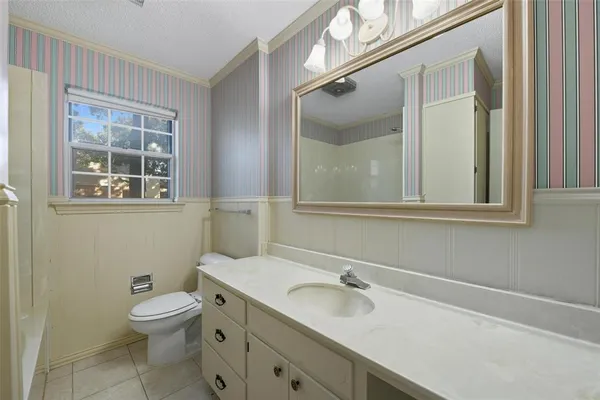 $465,000 | 924 Ridgecrest Circle, Denton, TX 76205