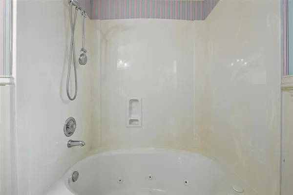 $465,000 | 924 Ridgecrest Circle, Denton, TX 76205