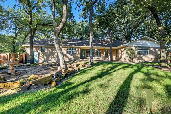 $465,000 | 924 Ridgecrest Circle, Denton, TX 76205