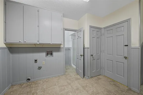 $465,000 | 924 Ridgecrest Circle, Denton, TX 76205