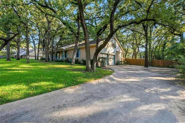 $465,000 | 924 Ridgecrest Circle, Denton, TX 76205
