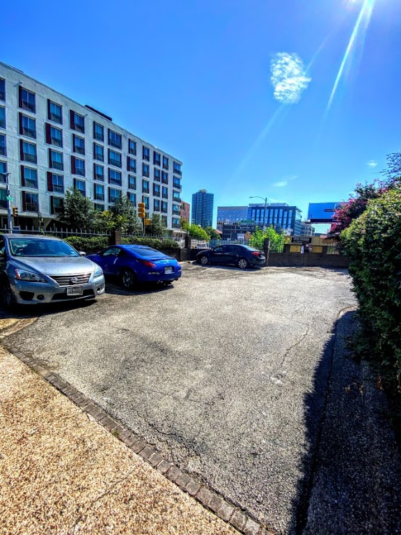 1808 Rio Grande Street, Unit 3 Austin, TX 78701 - Photo 25 of 29 a view of a livingroom with furniture and a fire pit