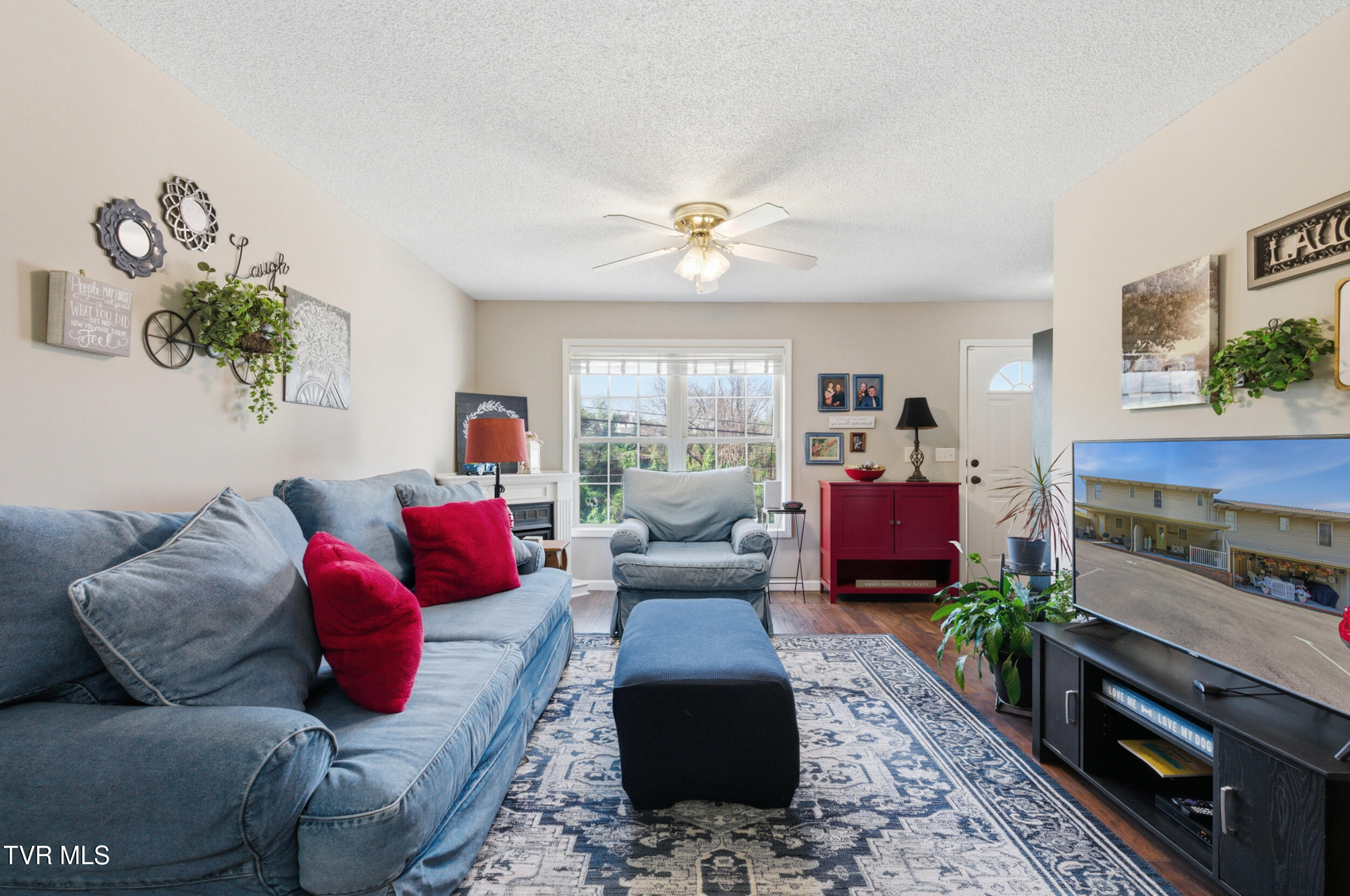 408 Lynn Road, Unit B Blountville, TN 37617 - Photo 13 of 38 dsc_8146 copy