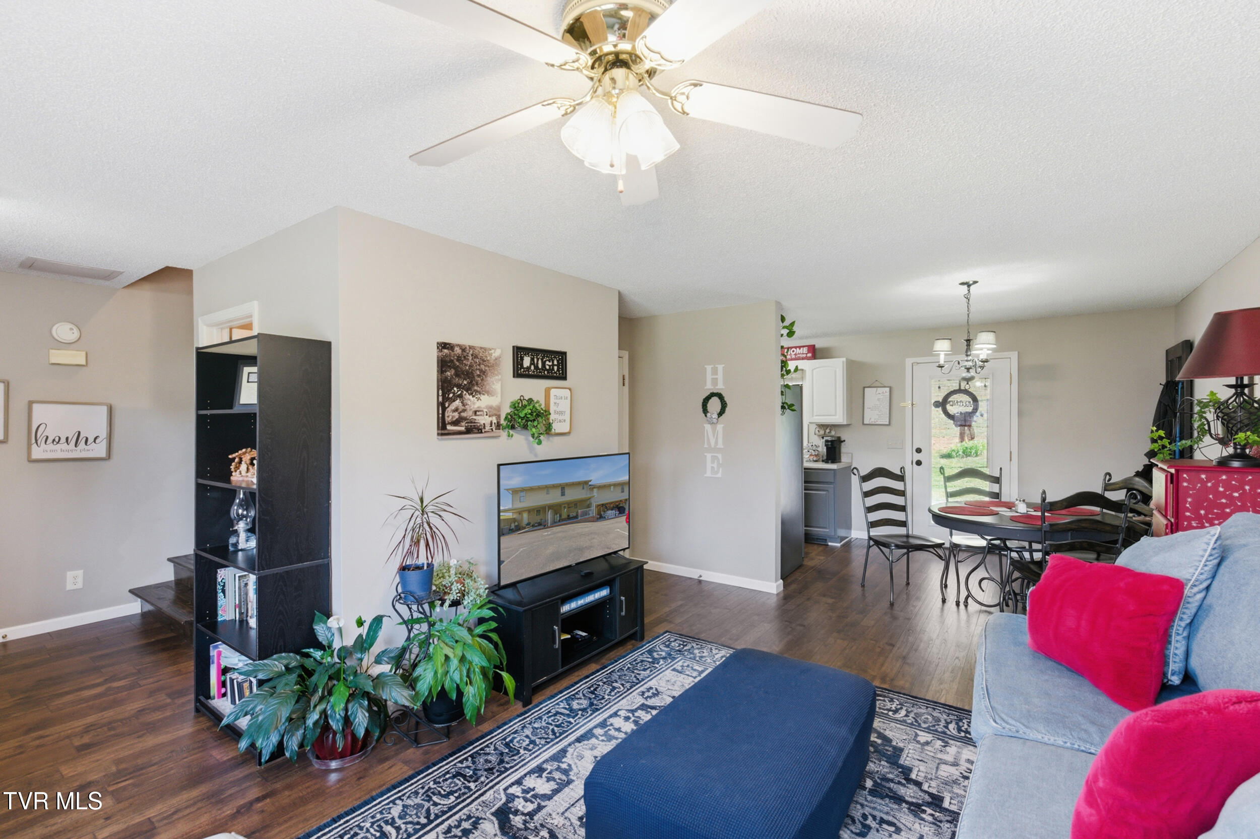 408 Lynn Road, Unit B Blountville, TN 37617 - Photo 16 of 38 dsc_8155 copy