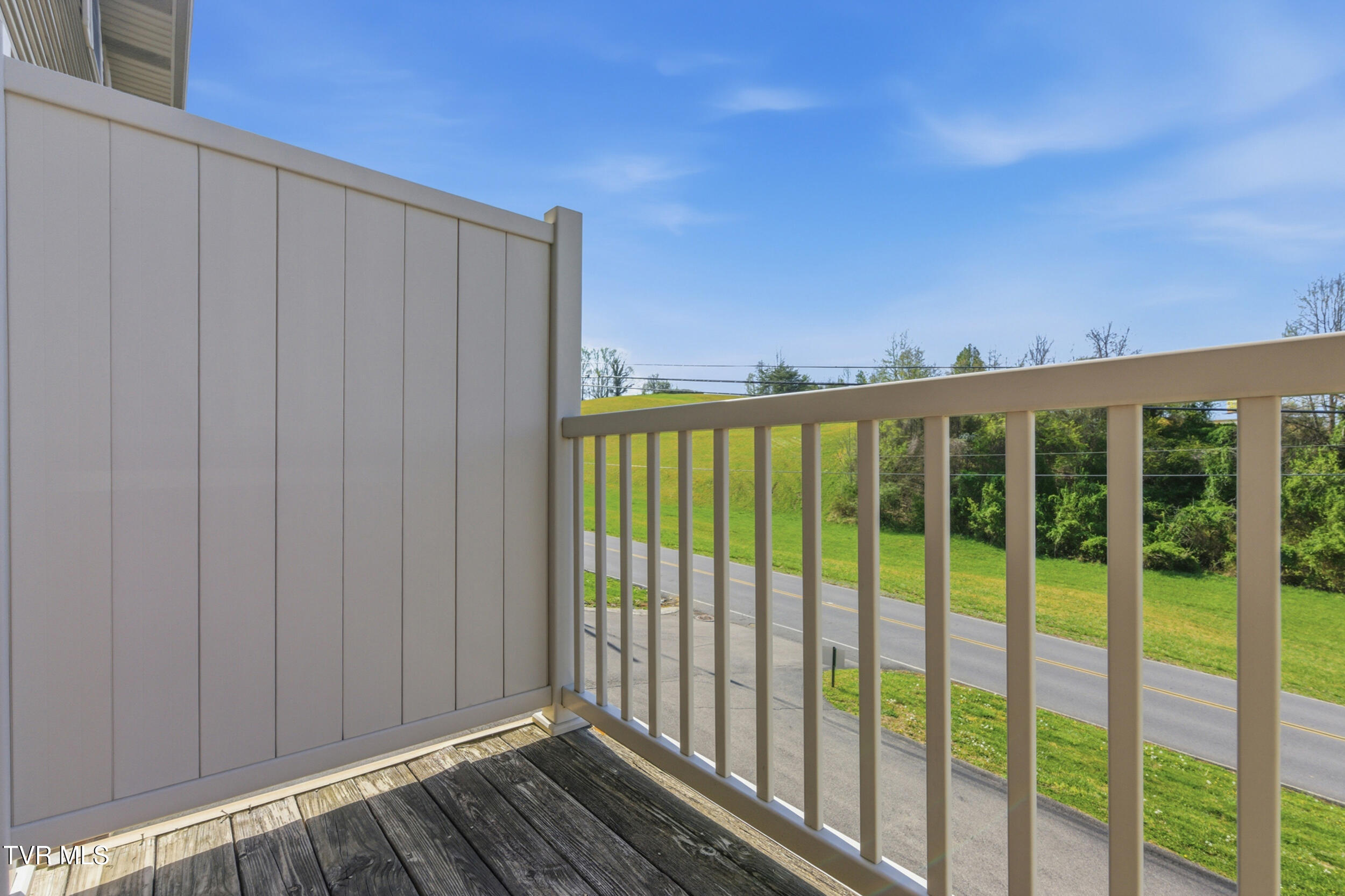 408 Lynn Road, Unit B Blountville, TN 37617 - Photo 18 of 38 dsc_8161 copy