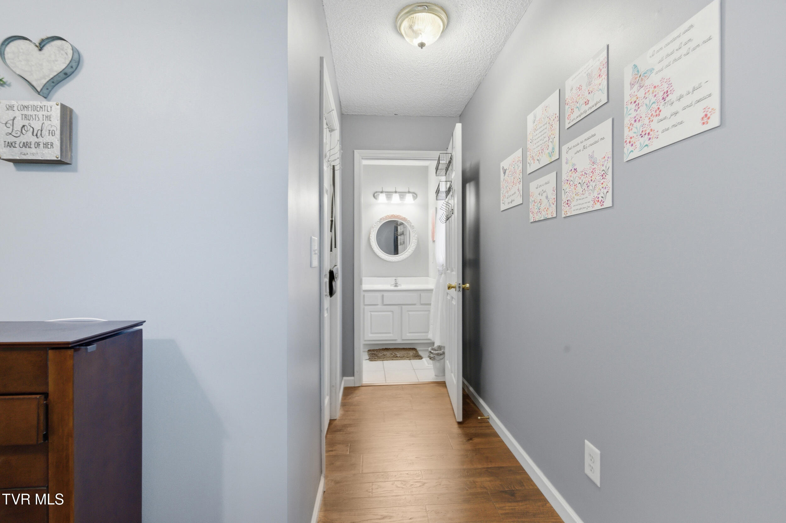 408 Lynn Road, Unit B Blountville, TN 37617 - Photo 26 of 38 dsc_8194 copy