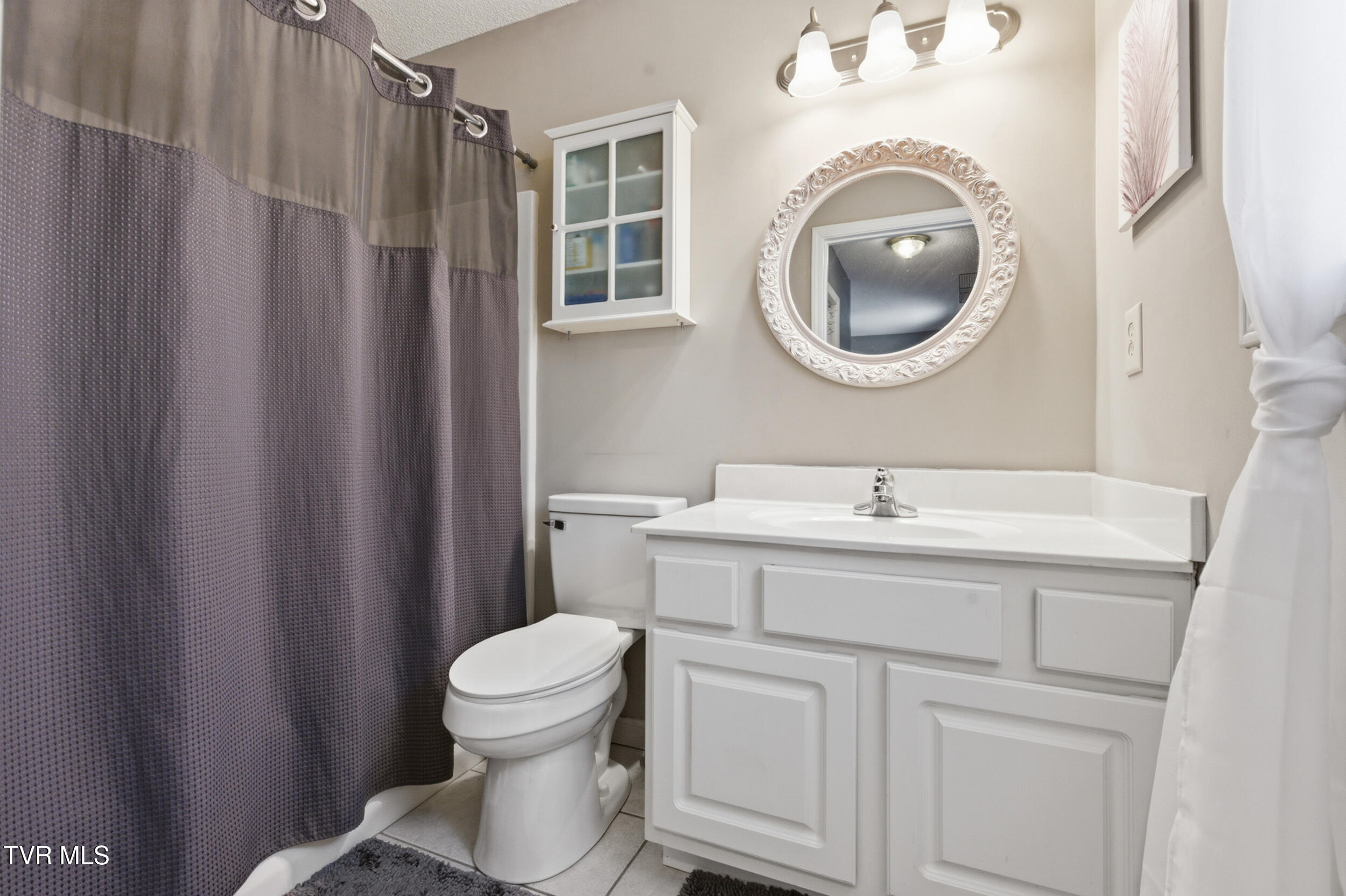 408 Lynn Road, Unit B Blountville, TN 37617 - Photo 27 of 38 dsc_8200