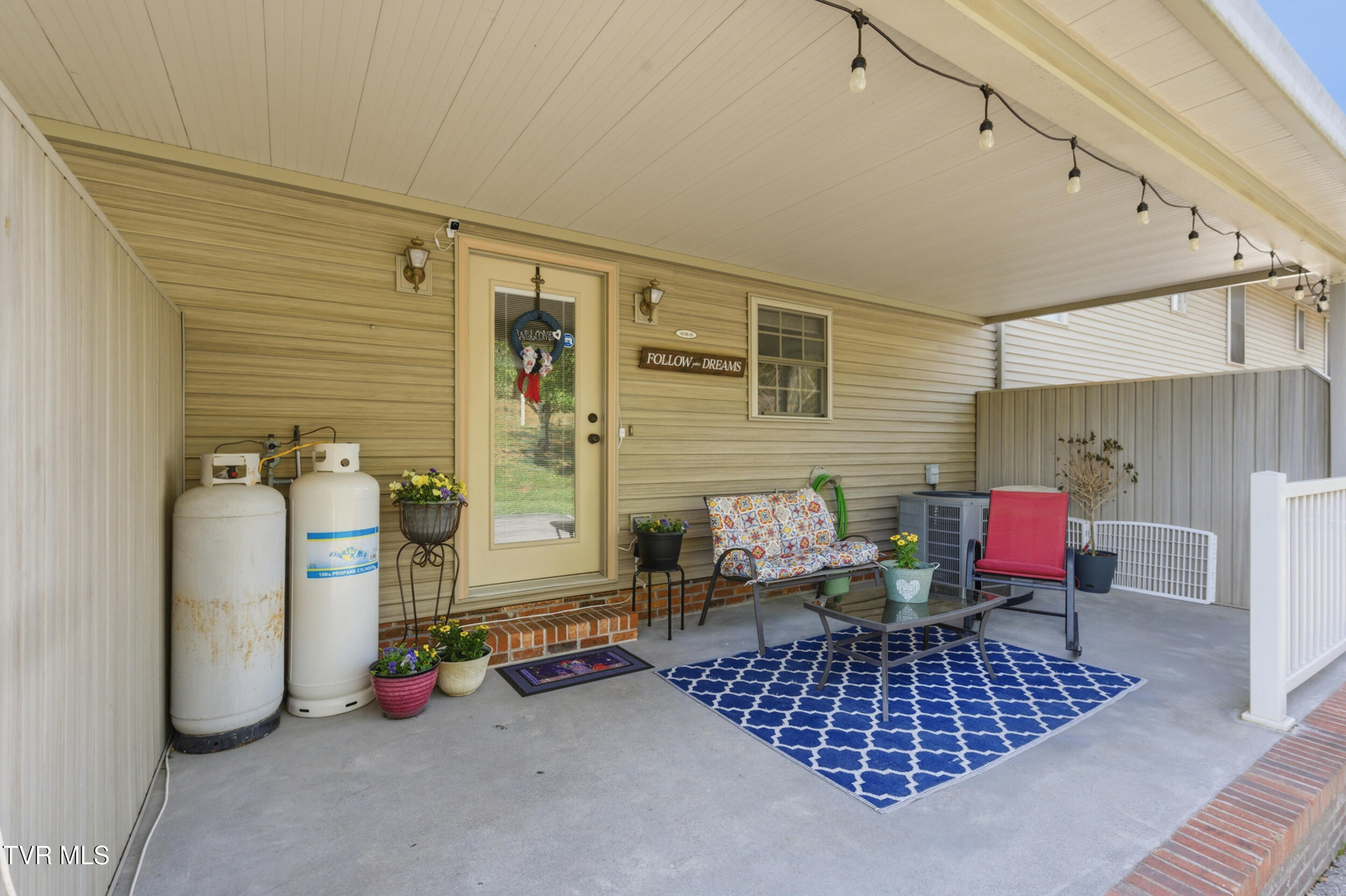 408 Lynn Road, Unit B Blountville, TN 37617 - Photo 4 of 38 dsc_8110