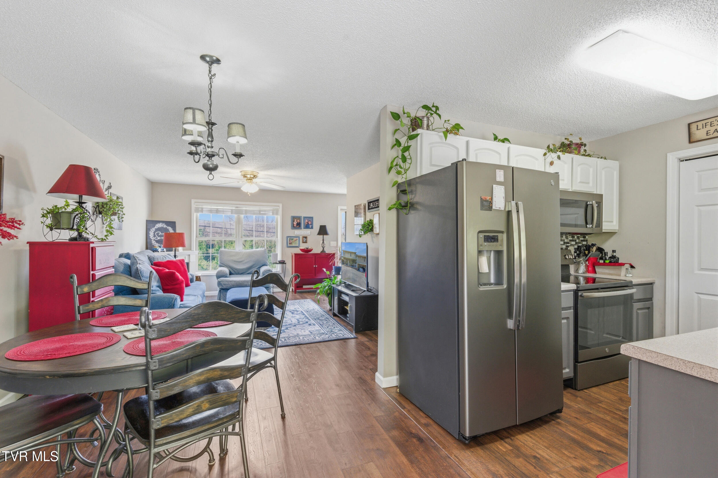 408 Lynn Road, Unit B Blountville, TN 37617 - Photo 7 of 38 dsc_8119 copy