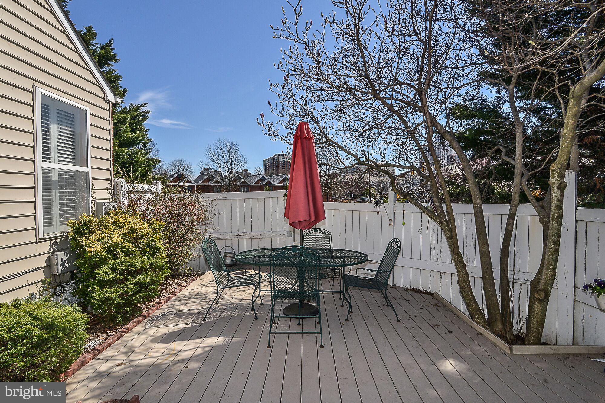 12070 Edgemere Circle Reston, VA 20190 - Photo 20 of 21