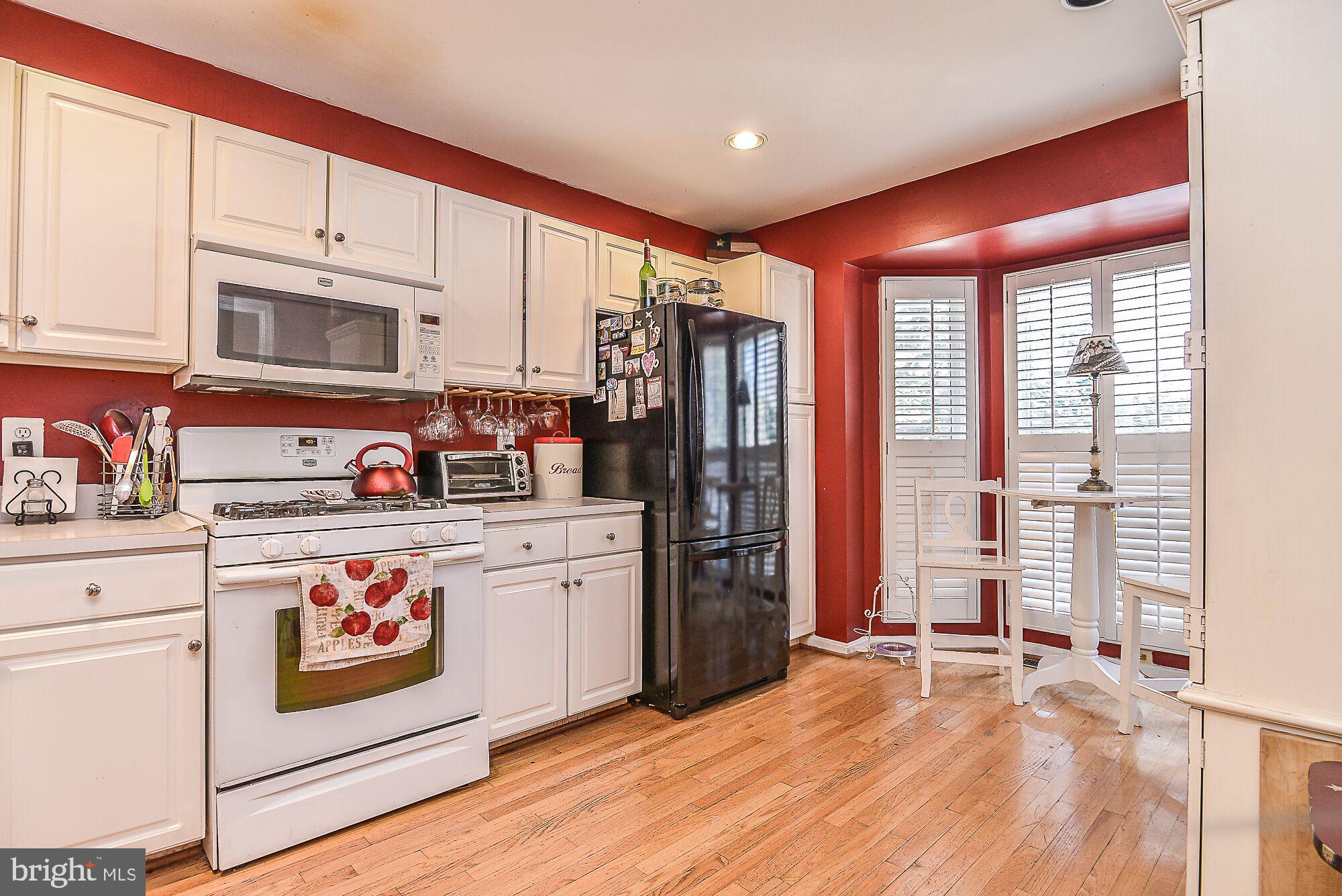 12070 Edgemere Circle Reston, VA 20190 - Photo 5 of 21