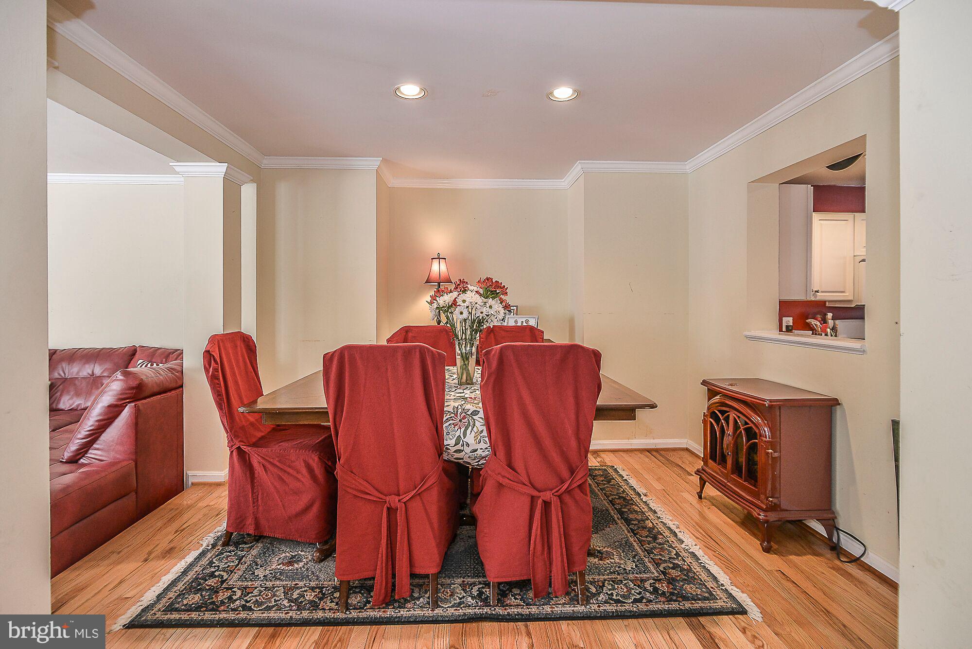 12070 Edgemere Circle Reston, VA 20190 - Photo 7 of 21