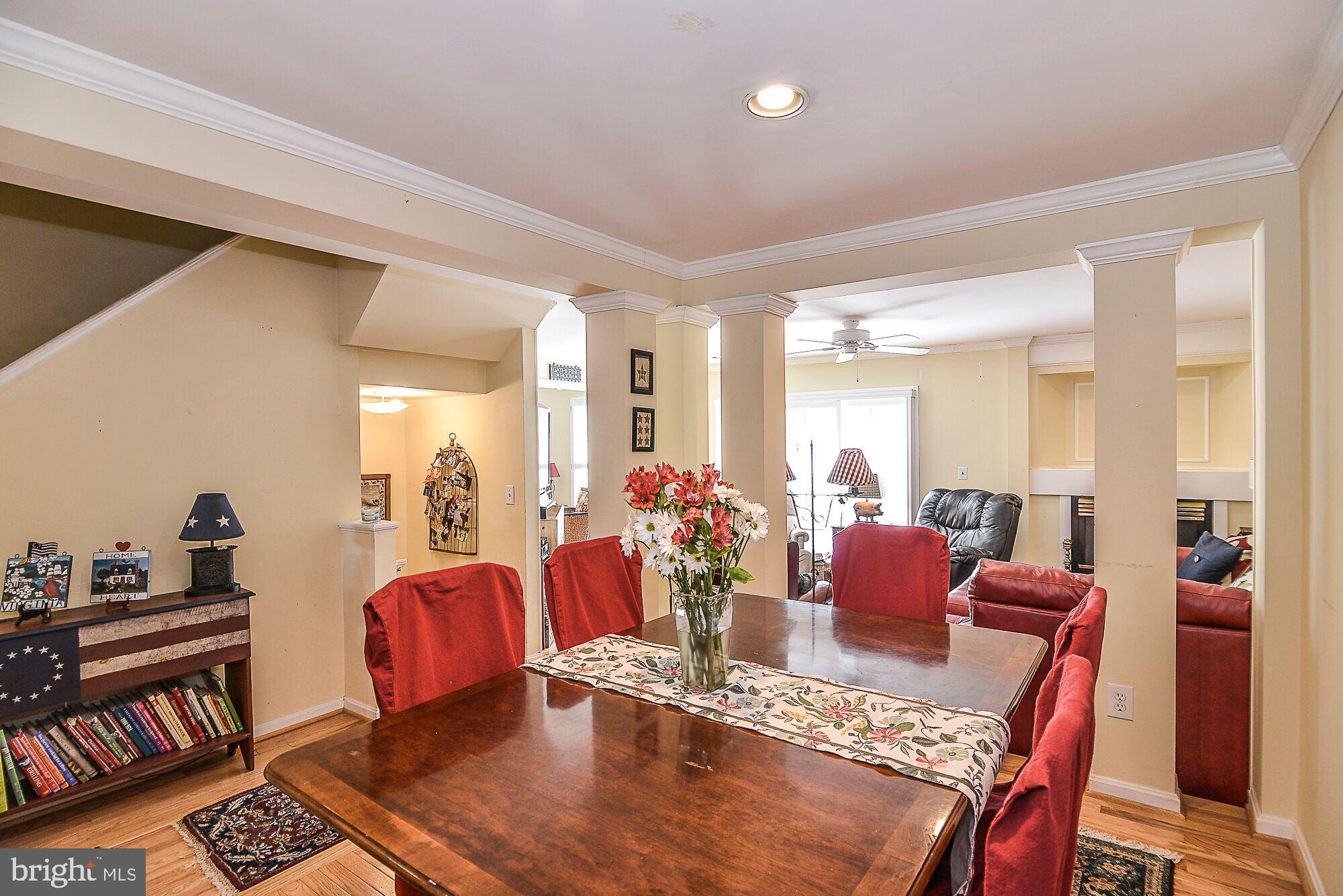 12070 Edgemere Circle Reston, VA 20190 - Photo 8 of 21