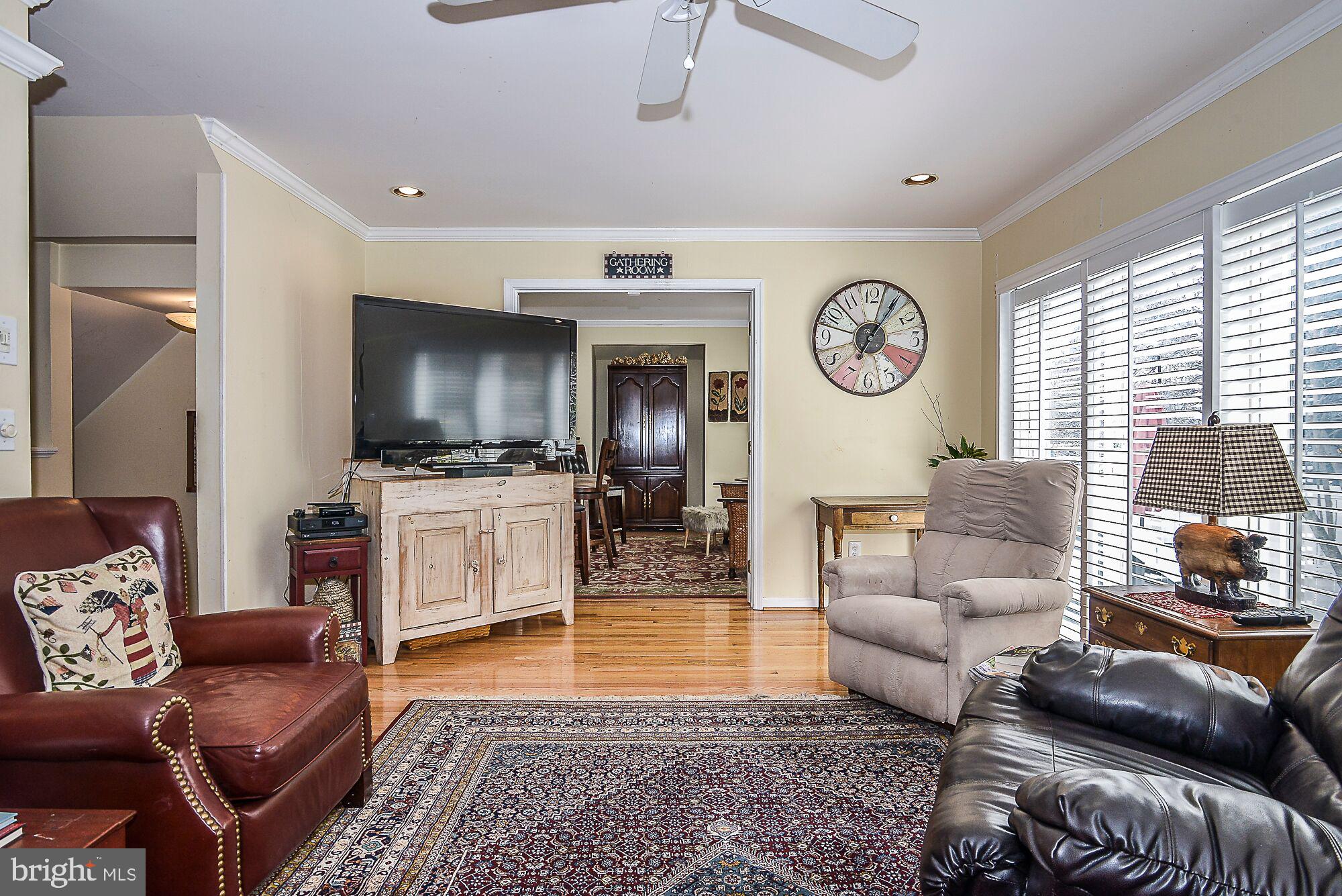12070 Edgemere Circle Reston, VA 20190 - Photo 9 of 21