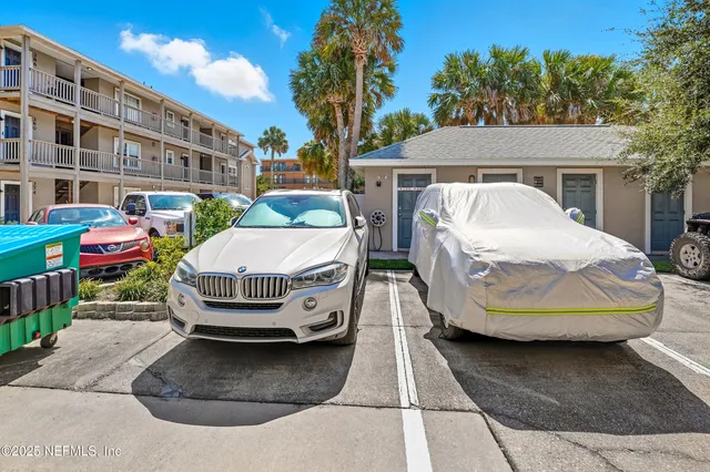 a view of outdoor space yard and patio