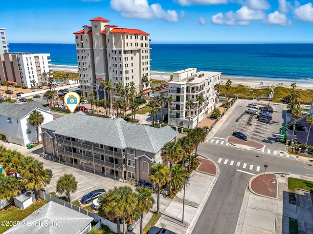 a picture of city view