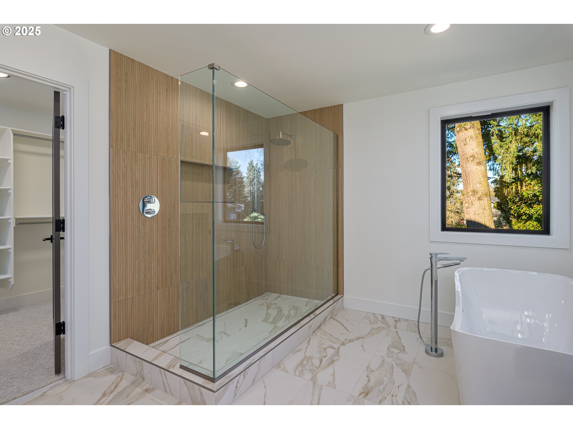 1855 Cloverleaf Road Lake Oswego, OR 97034 - Photo 25 of 34 a bathroom with a shower