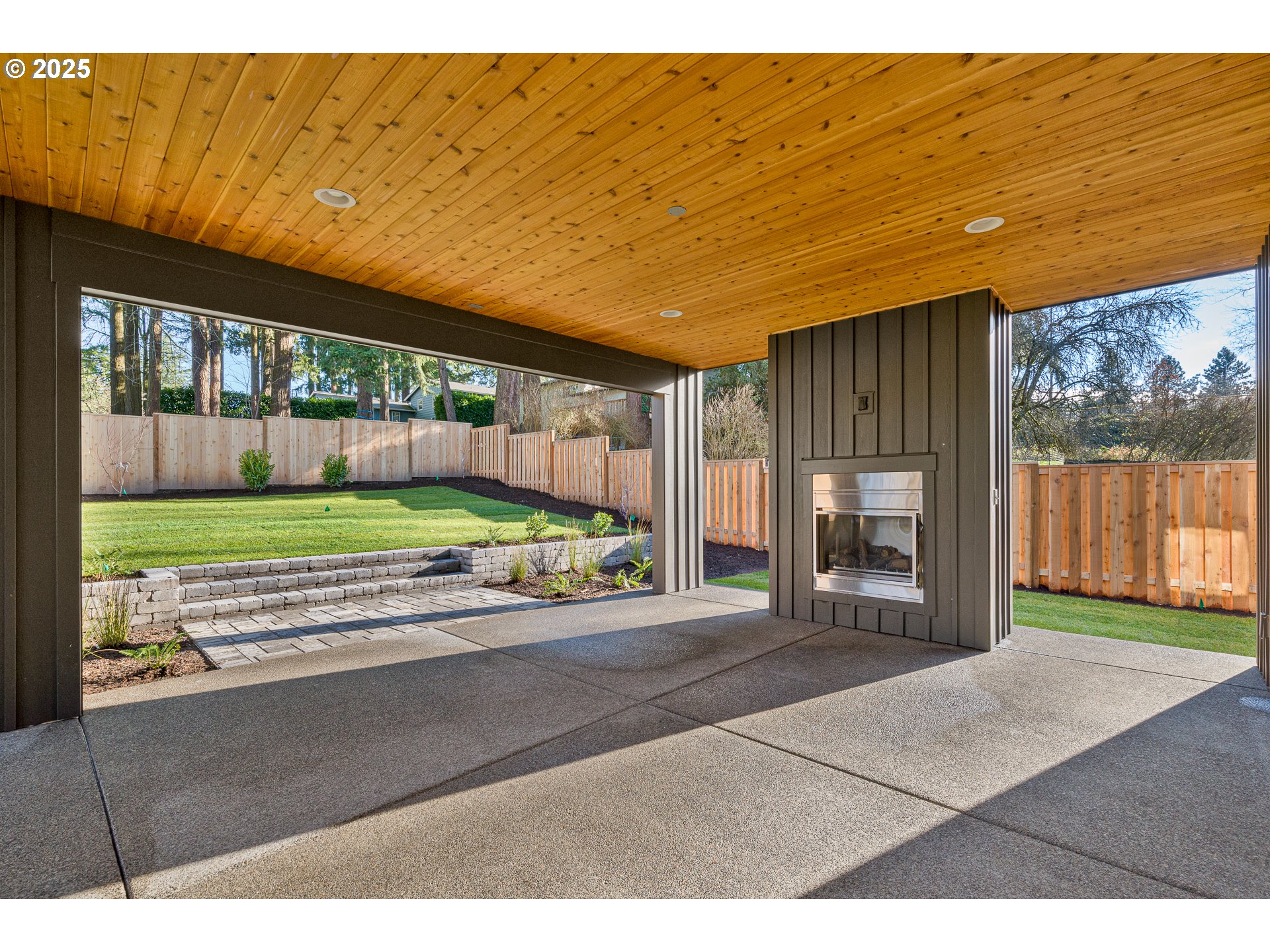 1855 Cloverleaf Road Lake Oswego, OR 97034 - Photo 5 of 34 a view of outdoor space and yard