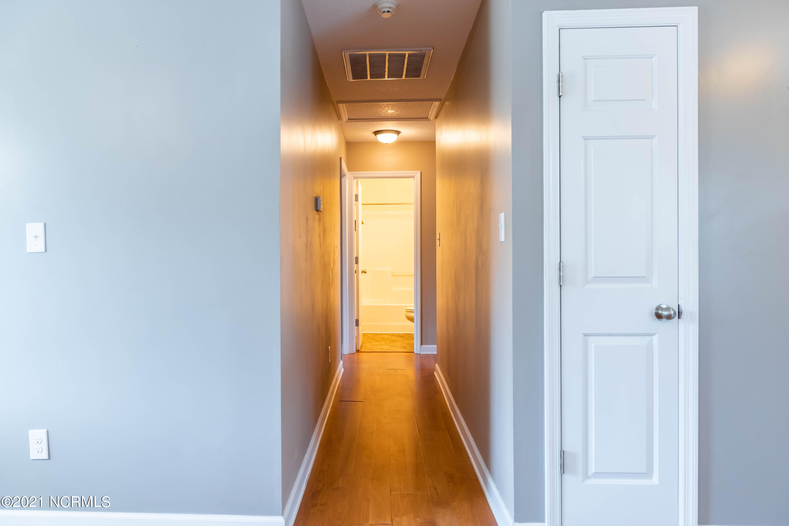 223 Loren Road Hubert, NC 28539 - Photo 8 of 25 Main Hallway