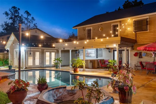 $575,000 | 16502 East Course Drive, Tampa, FL 33624