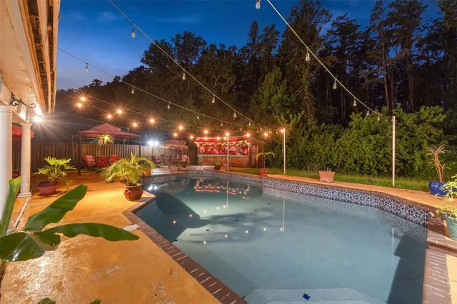 $575,000 | 16502 East Course Drive, Tampa, FL 33624